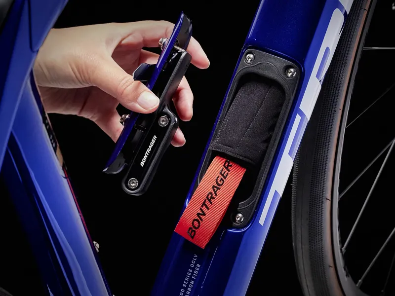 Trek Domane SL 6 Carbon Road Bike Gen 4 in Hex Blue Size-9